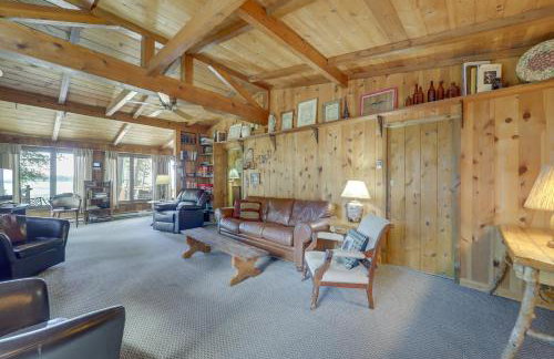 21 Mi to Slopes! Torch Lake Home with Private Beach - Foto 13