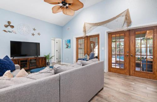 Nautical Escape! Private pool home with a tropical backyard oasis! - Foto 17