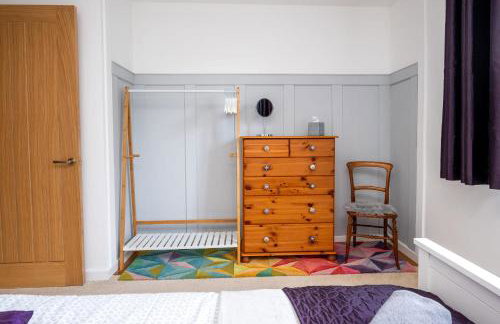 Splendid House Great Location to WAVE Surf & South West Water Park - Super Garden By STAE-Homes - Foto 31