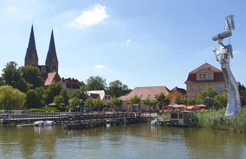 Travel Art Boardinghouse - Photo 22