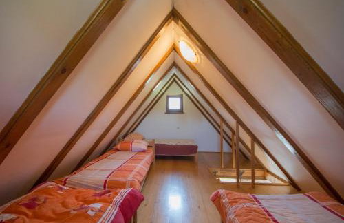 Tranquil Holiday Home in Kvarner near Kupa River - Foto 9