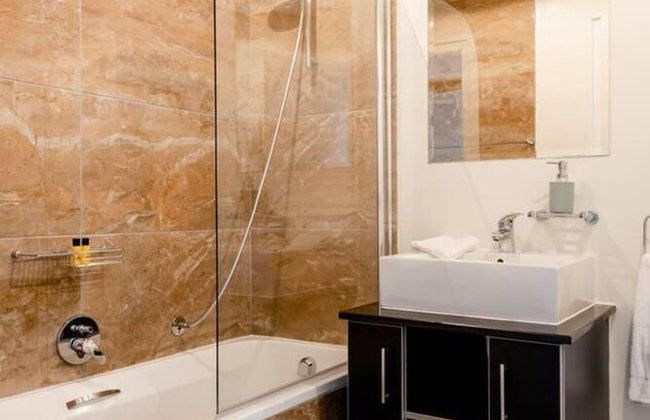 3-bed, Sleeps 6, Free Parking - Foto 16