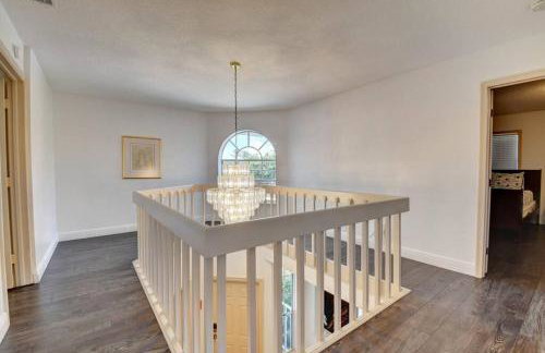 5 BR Mansion with Pool and non-heated Jacuzzi Games in Boynton Beach - Photo 59