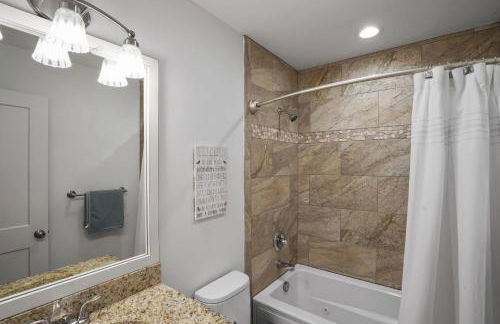 Southern Mermaid Cottage- Pet Friendly Fenced - Photo 24