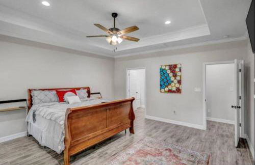 Reduced! Newly Renovated Luxe West Beaumont w Priv - Foto 6