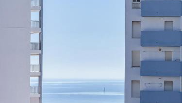 NUEVO, a 70 metros de la playa y con vistas al mar - Foto 2
