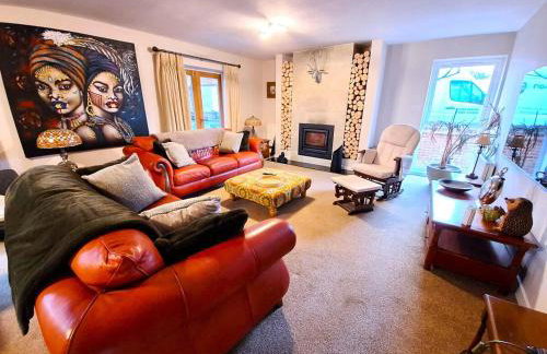 Grand Idyllic Hideaway Home With Hot Tub, Sleeps 8 - Foto 11