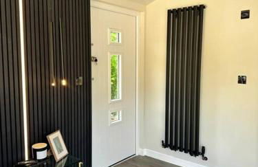 Luxurious Glass House with Private Hot tub - Photo 5