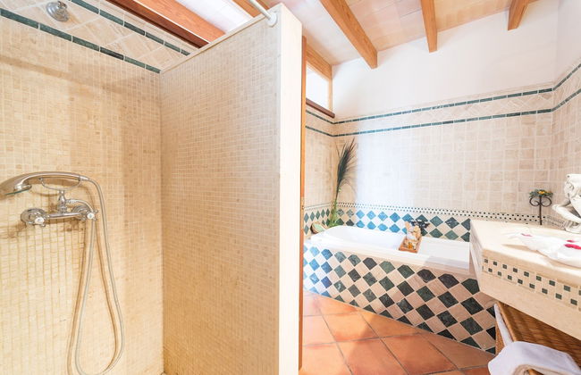 Es Pinar in Alar With 4 Bedrooms and 4 Bathrooms - Foto 28