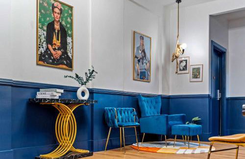 The Neon Elm Hotel - Foto 26