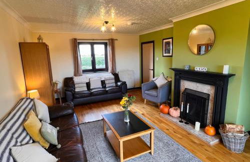 Ty'n Rardd Farmhouse Mountain Views, Secure Garden - Photo 41