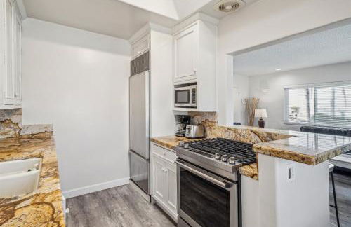 Beautiful 2 Bed Beach Condo #201 - Photo 7