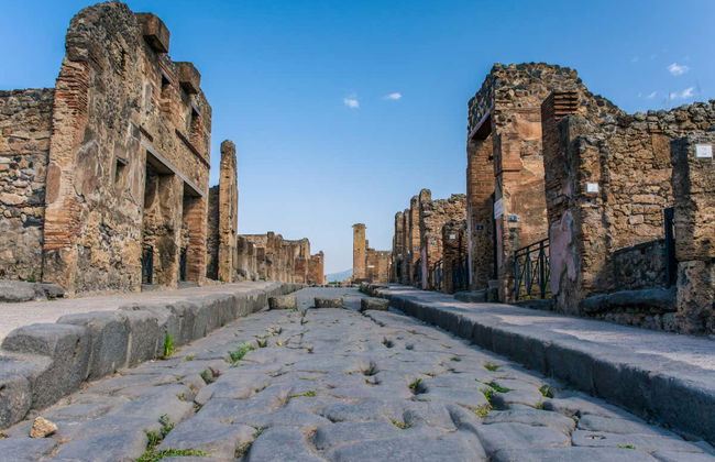 Pompeii Guided Tour - Photo 2