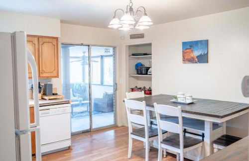 Private Hot Tub Less than 30 min to Zion National Park - Foto 12