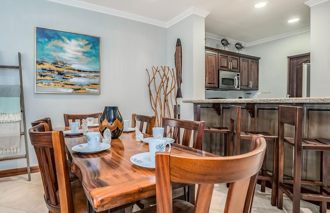 Elegant Oceanview Condo with Spacious Open-Concept Floor Plan and Inviting Beach Design - Foto 16