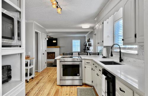 Cozy Home Away From Home - Pet-friendly, King bed - Foto 6