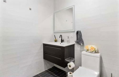 Luxury 3BR Duplex w Private Patio in Upper East - Foto 29