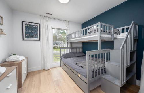 Tranquil Light-Filled Retreat 3BR Ranch - Photo 48