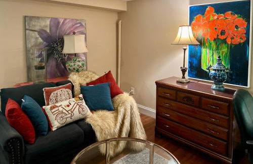 Charming 1-bedroom Basement Close to DC Pets Allowed - Photo 7