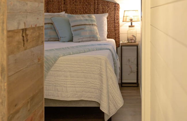 The Shoreline Container Tiny Home 12 min to Magnolia Baylor - Foto 33