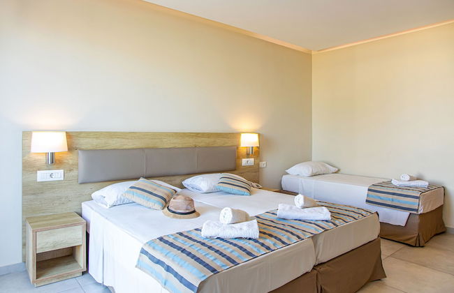 Theo Star Beach Hotel - Photo 22