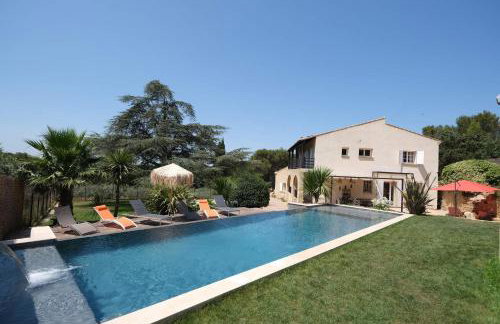 Slpendid villa with heated pool and Jacuzzi for 12 people in Saint-chamas - Foto 9