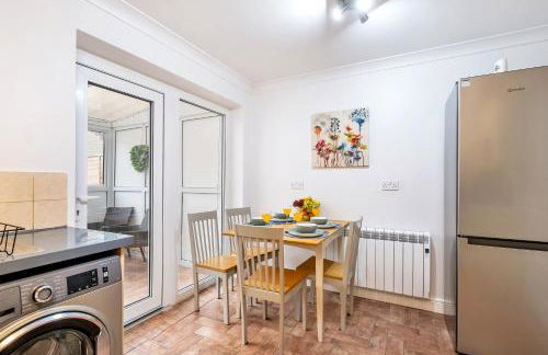 20pct OFF LONG STAYS CONTRACTORS Welcome Chantry close stay - Foto 20