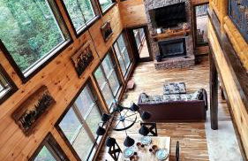 Luxe Cabin with Game Room, Hot Tub & Firepit - Foto 1