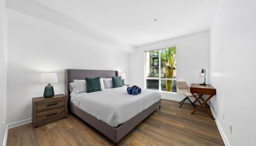 The Turquoise Lounge - Chic 2BR Beach view Pool, Sauna - Foto 4, furniture, towels, pet friendly, wardrobe