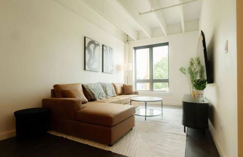 Above The Roots - Sophisticated 1BD Retreat - Photo 42