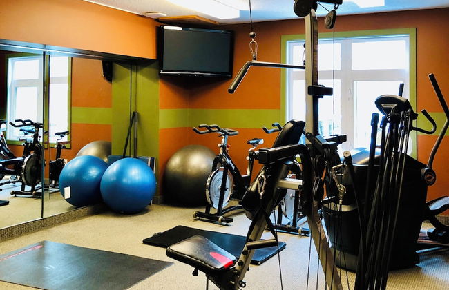 One Bedroom Suite with BBQ & huge Patio - Foto 19