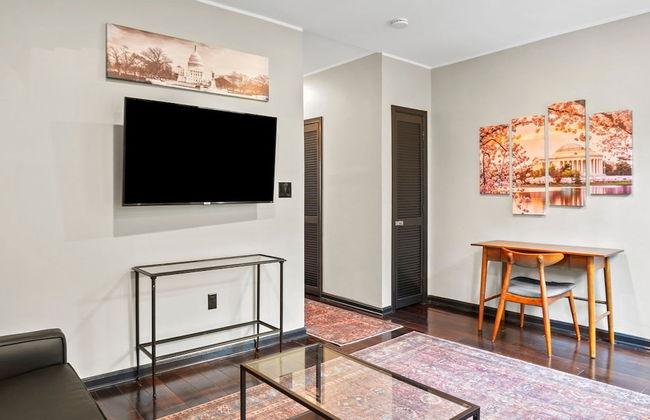 Spacious Sunny Shaw 1BR 1BA Apartment - Photo 7