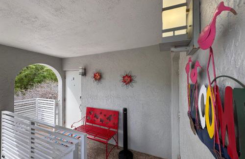 Stylish 2 Bedrooms Apartment by Miami Airport - Photo 2