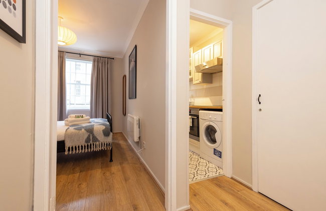 JOIVY Stylish Castle View Flat with Balcony - Foto 15