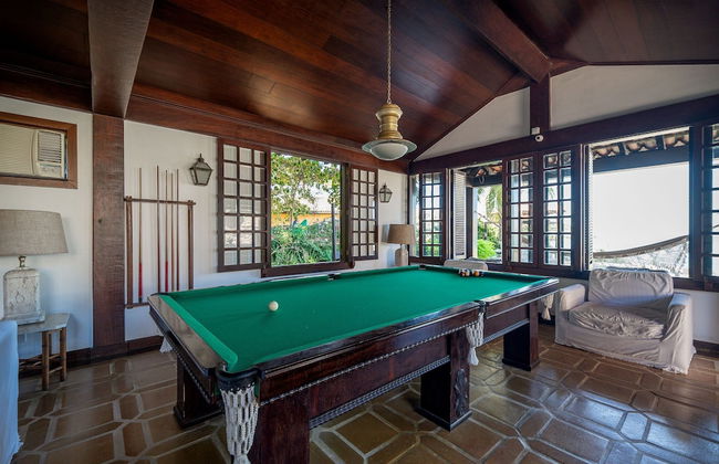 Casa com Cinco Quartos Pé na Areia - Foto 36