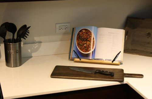 Luxéry Stay Chicago - Themed Units! Close to Downtown, McCormick Place & Wintrust Arena - Photo 16