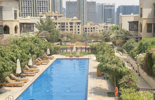 Lux BnB I Souk Al Bahar I Burj Khalifa Views - Photo 37