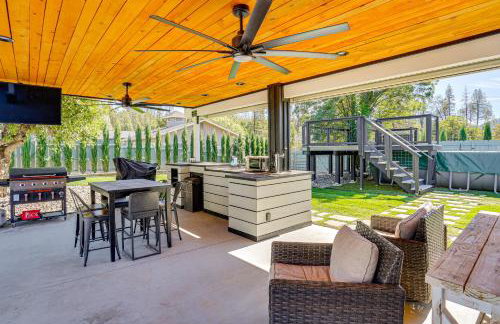 Backyard Oasis with Hot Tub and Views Weaverville Gem - Foto 1