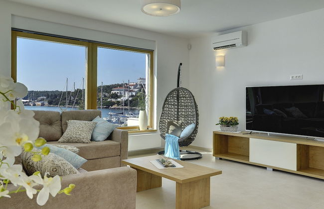 Beautiful Villa by the sea - Photo 14