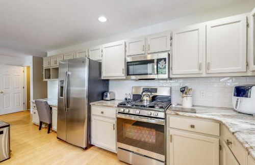 Theater Room! Waterfront Family Haven in Salisbury - Foto 12