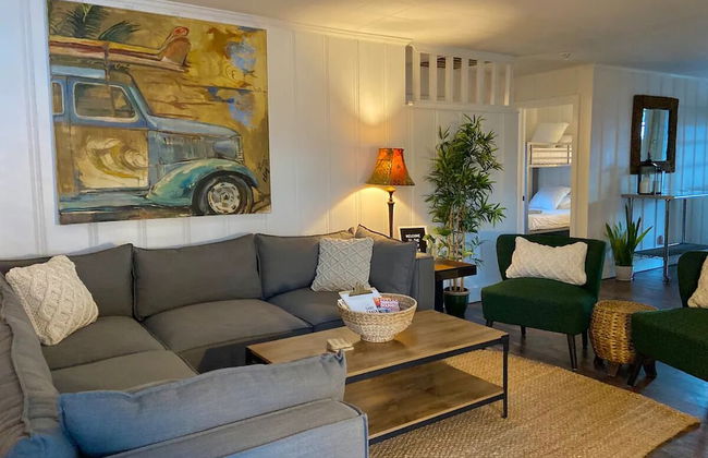 Surf Shack - Steps To The Beach, Lush Fenced Backyard 4 Bedroom Cottage - Foto 1