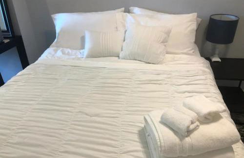 Recently Renovated Chic Durham Farmhouse - Photo 13