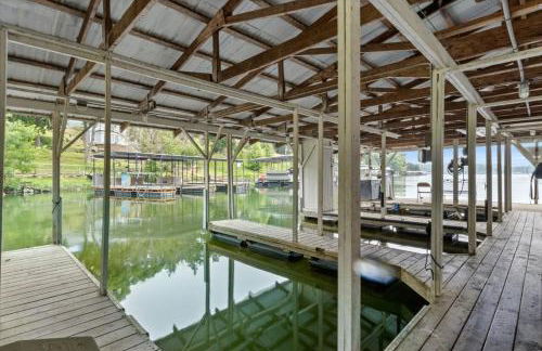 Lakefront Escape, Sunrise Views, Boat Slip & Community Dock Access - Foto 47