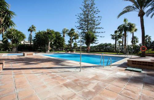 Apartamento en primera línea de playa con piscina - Photo 43