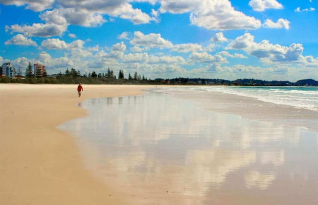 Lovely 1 Bedroom Apartment Steps to the Beach - Photo 10