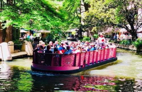 Downtown View Cozy 2br/1ba Home Sleeps 8 - Foto 38