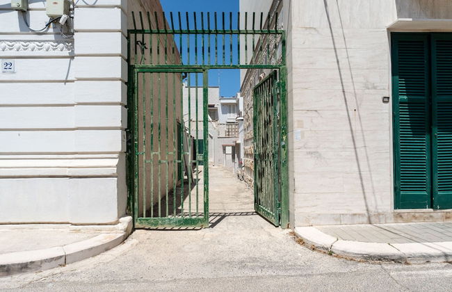 The Sea Outside Apartment 02 by Wonderful Italy - Foto 22