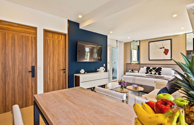 Stunning Beachfront Condo - Sea Views - Foto 35