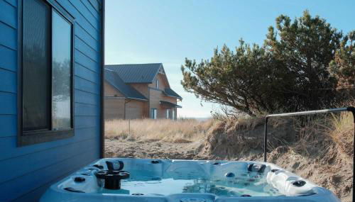 Brand-New Beach Retreat Hot Tub Sleeps 13 - Foto 3