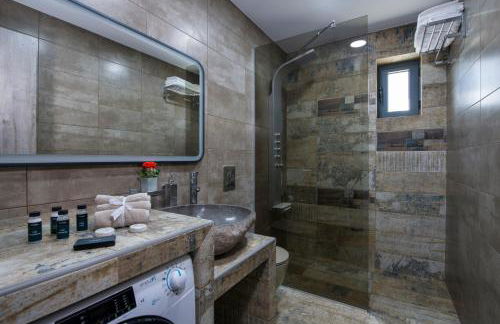 TWIN'S HOME LUXURY SUITES - Photo 20